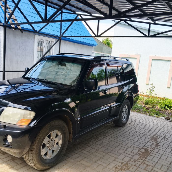Продам mitsubishi pajero 2006
