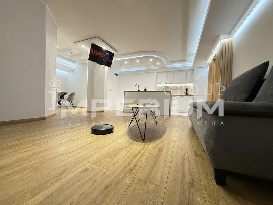 Дава се под наем Двустаен апартамент в Варна, Бриз - 70 кв.м за 561 € - Снимка #1