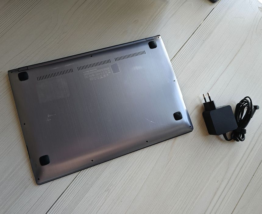 ASUS Zenbook / сенсорный / Intel® Core™ i5 / 256GB SSD