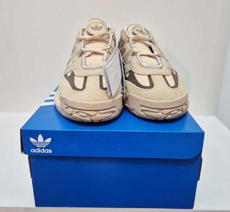 Adidas Niteball noi cu eticheta