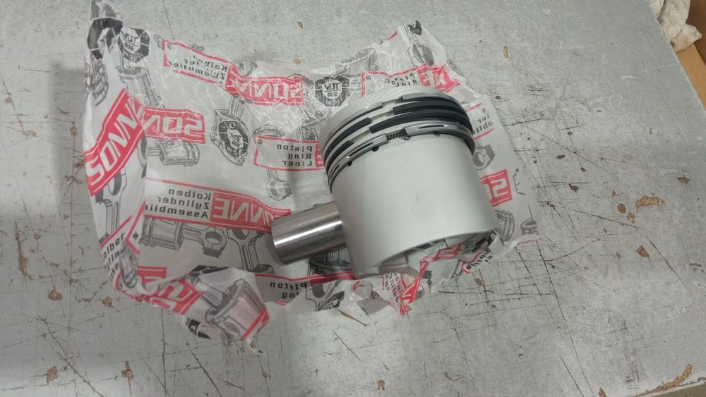 Set motor segmenti si piston tractor Fiat someca model 211RB, 215C, 41