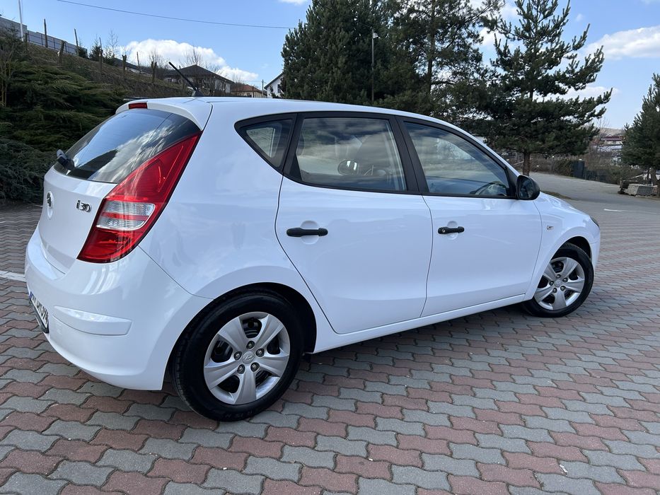 -Hyundai i30 facelift-1.4benzina-109cai-euro4-2010-germania adusa-