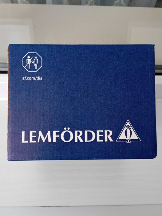 Опора двигателя левая LEMFORDER AUDI A4, A6, VW PASSAT (3B2)