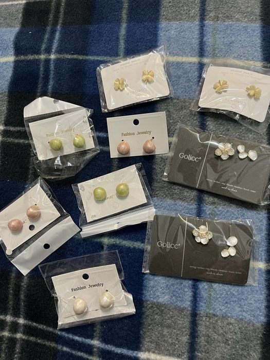 Продам всю бижутерию серьги за 3500