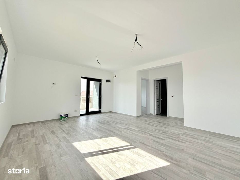 Casă cu 3 Camere | Lumina