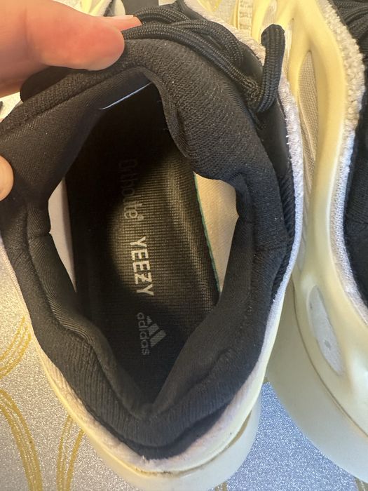 Adiddas Yeezy 700 V3