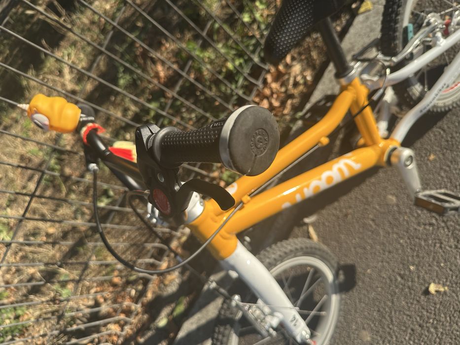 Vand bicicleta WOOM 2 impecabila