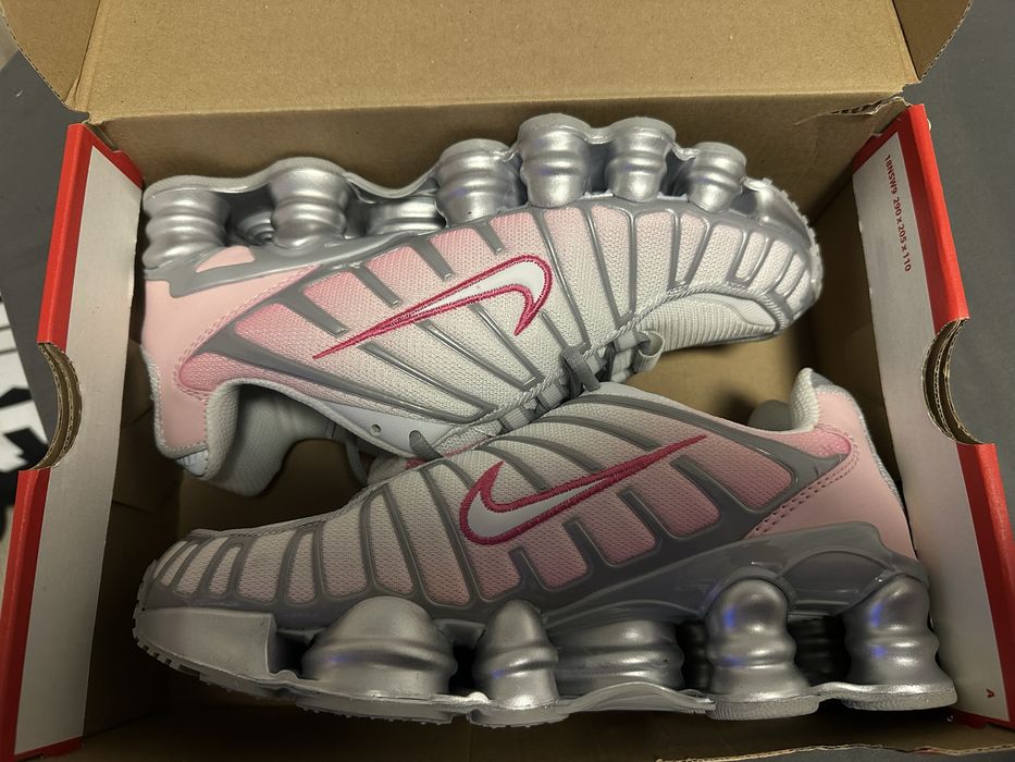 Nike shox pink and white