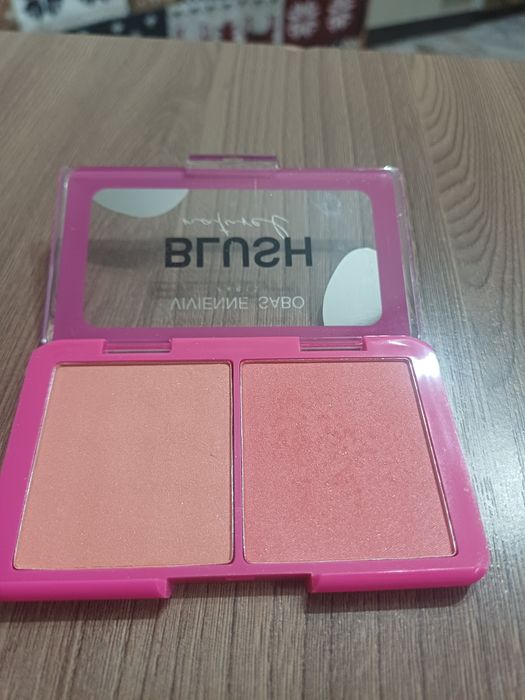 румяна Viviene Sabo