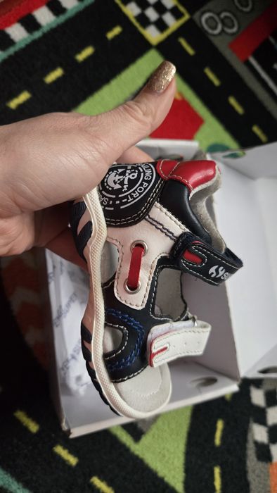 Нови сандали 20 номер