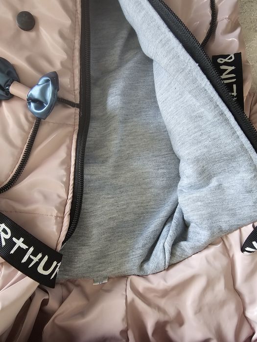 Продам куртку для девочек