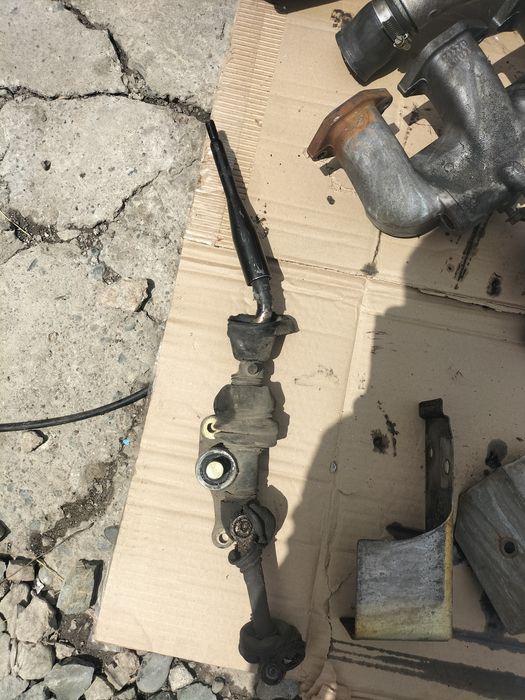 Продам запчасти для  Nissan Mistral