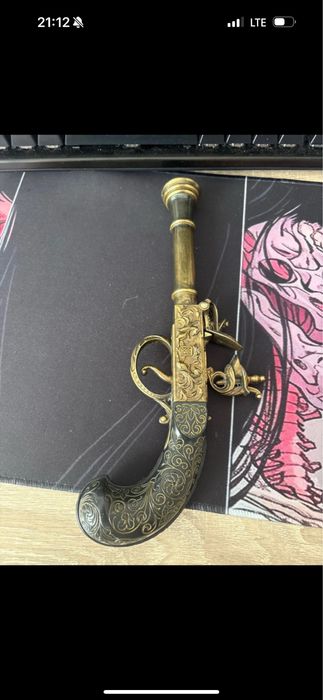 Pistol antic vechi