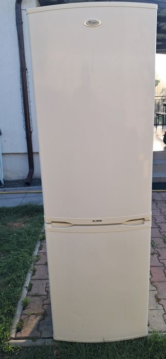 Frigider whirlpool
