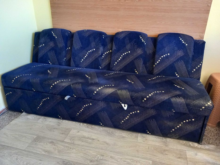 4 местен разтегателен диван