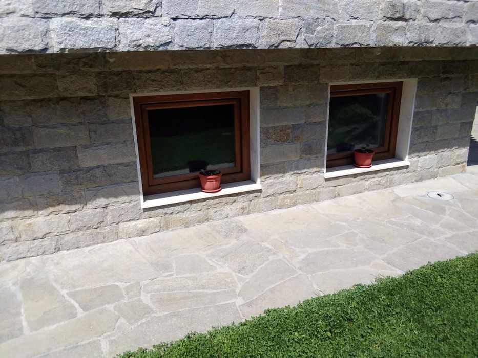 Майстор Каменар реда всякакъв вид камък