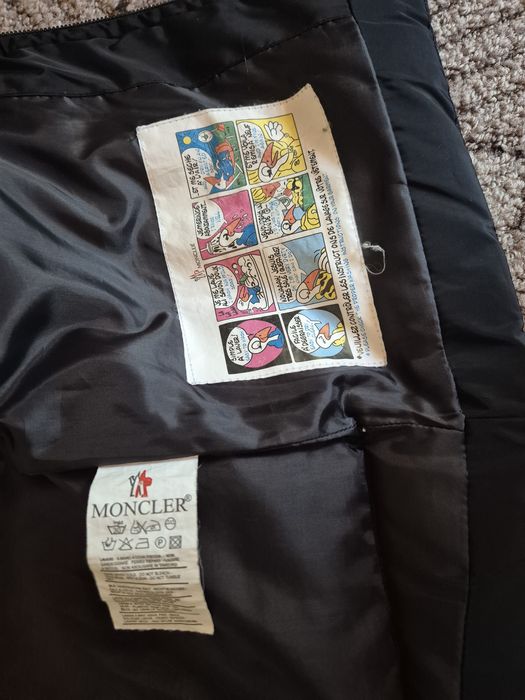 Vesta Moncler dama. Guler detașabil