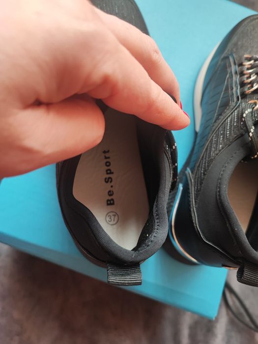 Спортни елегантни дамски маратонки 37 номер