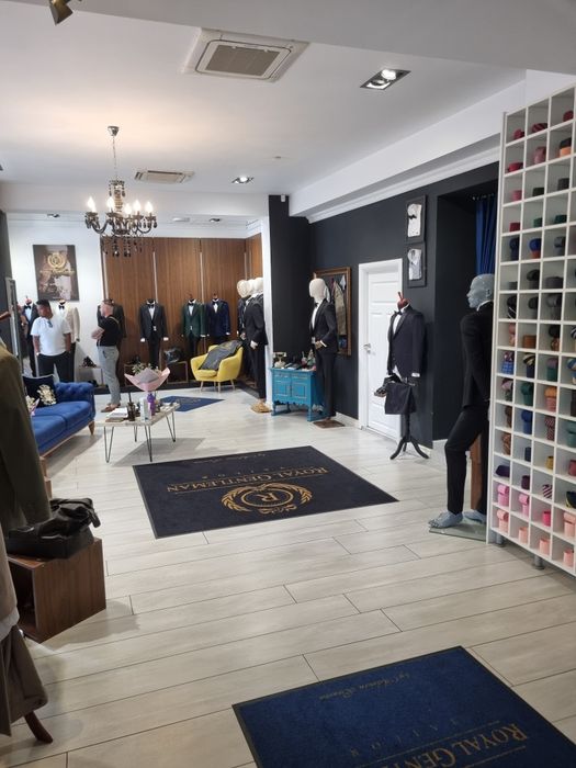 Vand spatiu comercial in Cluj-N , str. București nr 80 , cu preluare chirias