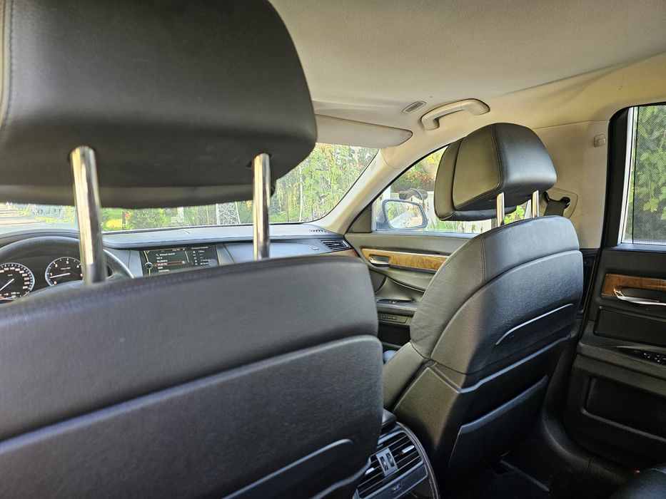 Autoturism - BMW 730   F01