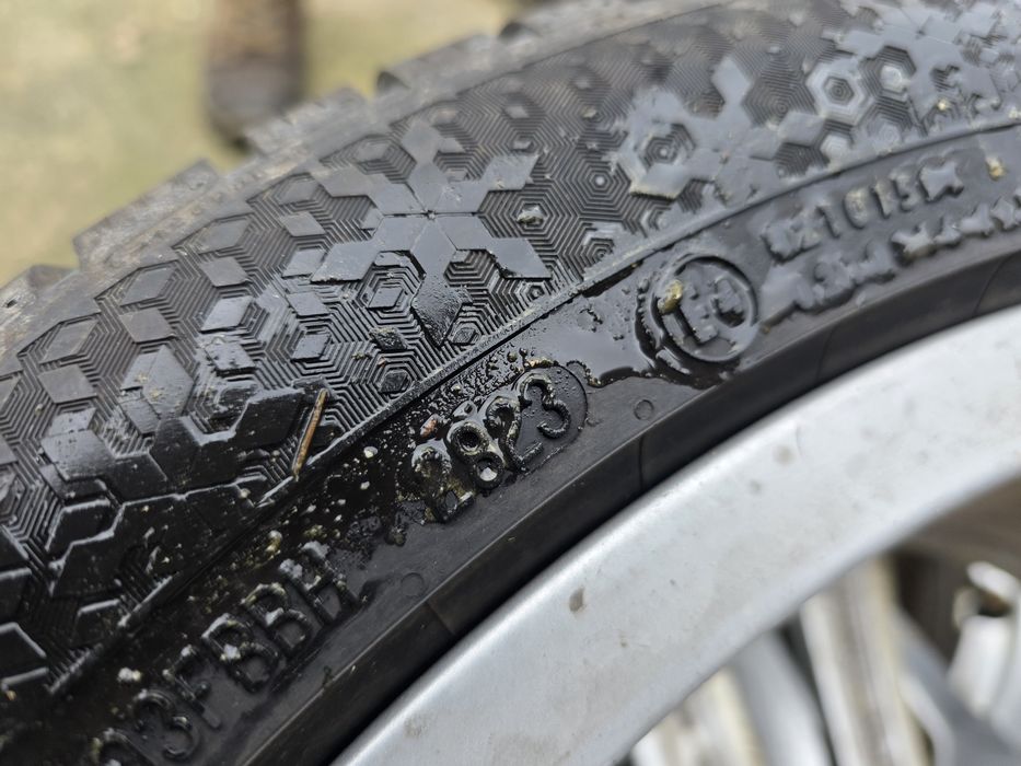 2бр Като нови зимни гуми 205 50 17 - Continetnal - DOT 2023, 2024