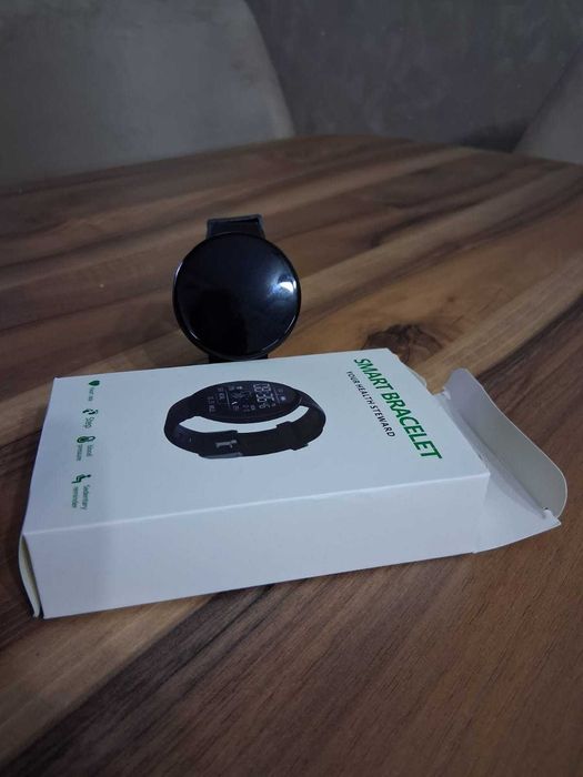 Продавам смарт часовник