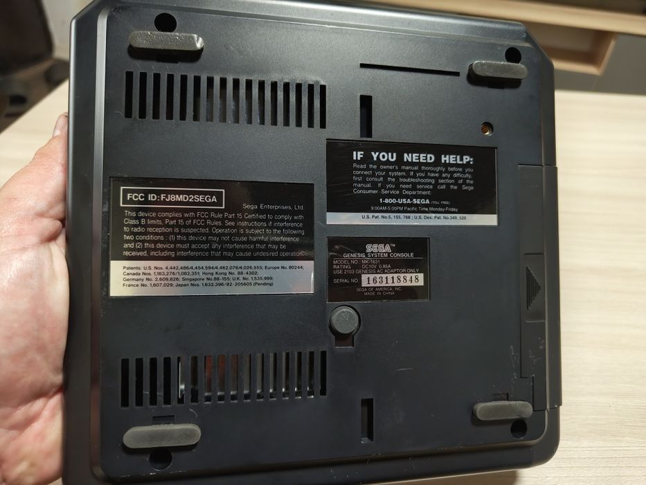 Sega Genesis model 2