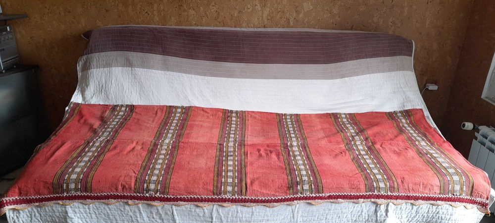 Битова покривка ръчно тъкана