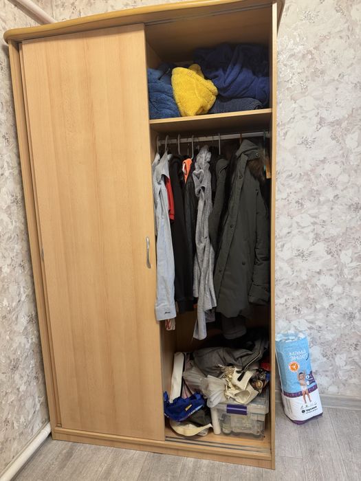 Шкаф в спальню….