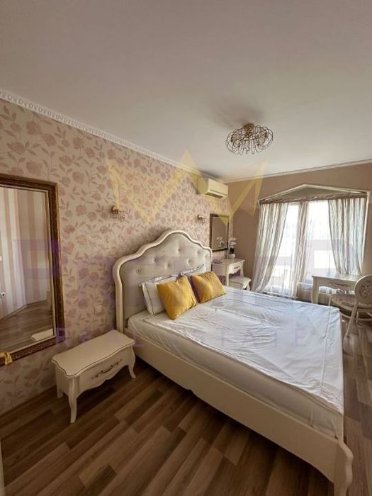 Дава се под наем Двустаен апартамент в Варна, Център - 70 кв.м за 1200 € - Снимка #9