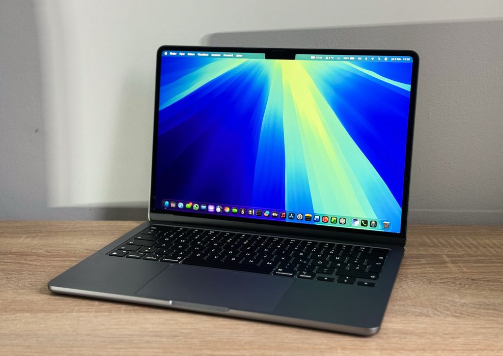 MacBook Air M3 Space Grey - 13 inch 256 GB Baterie 99% | Garanție