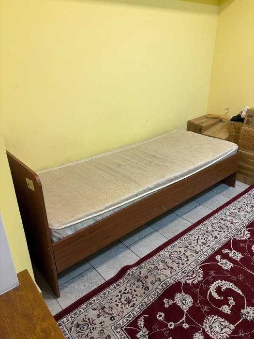 Кровать с матрасом