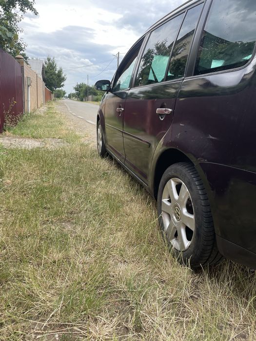 vand vw touran an 2004