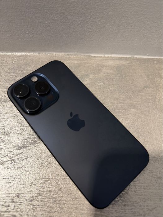 iPhone 15  PRO  Blue Titanium