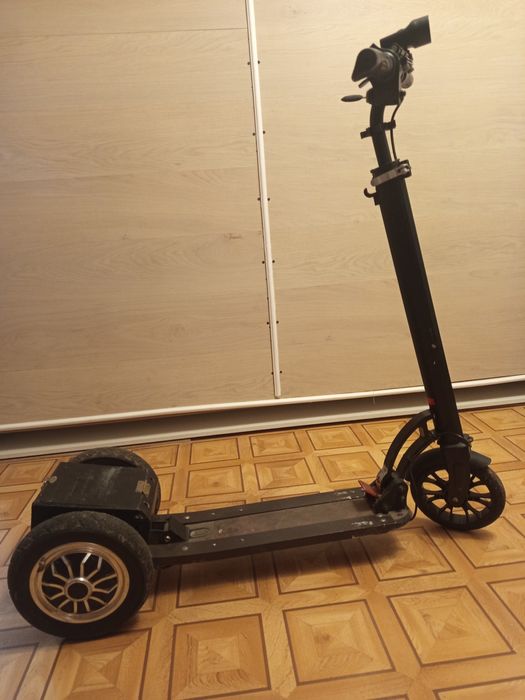 Электросамокат 3 колесный