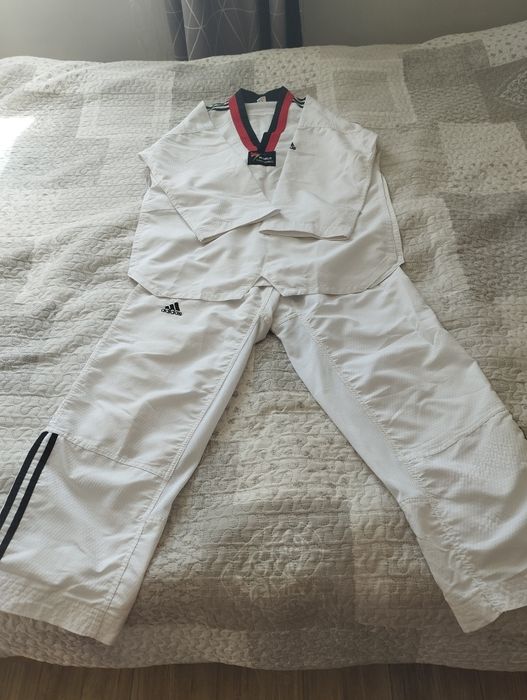 Продаю экипировку таэквондо..