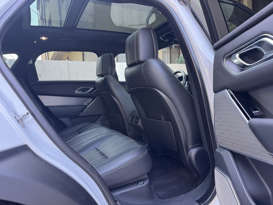 •Range Rover Velar R-Dynamic 3.0D 300 Cp 2018 Alb Perlat Full •