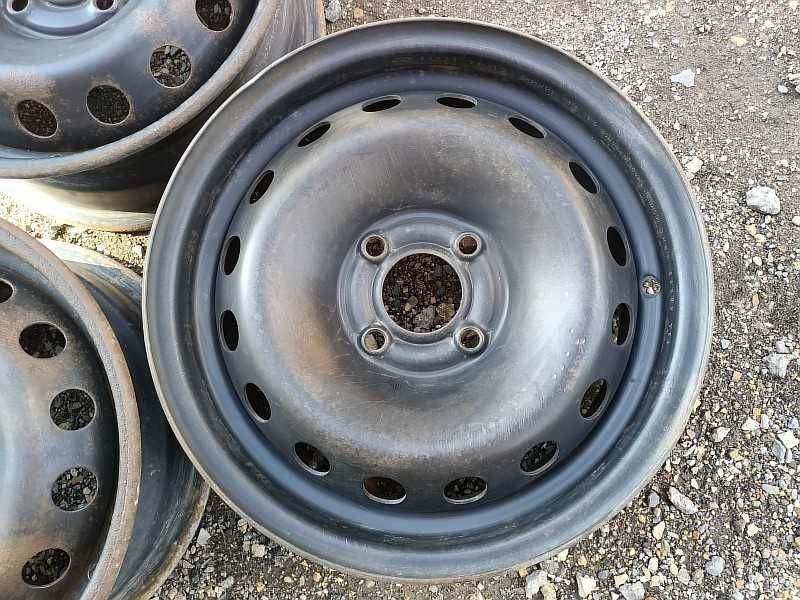 Продам оригинальные металлические диски на Renault.