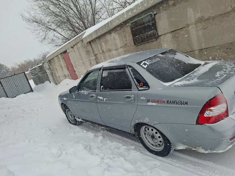 Приора 2008 жылғы жағдайы күшті срочны сатам