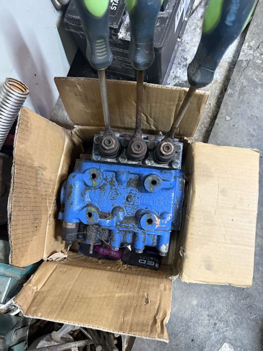 Распределитель гидравлический мтз.