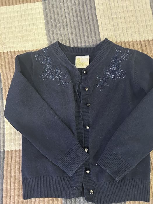 Продам кофточку школьную