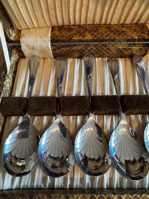 Ретро комплект 6 лъжички Shell и сервираща лъжица,  Sheffield England