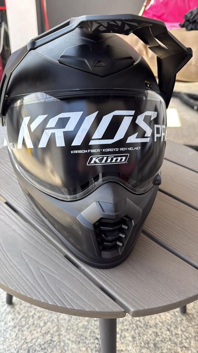 Vând Casca KLIM Krios Pro Carbon ECE/DOTEnduro.Casca este nouă, nefolosită, in cutie cu sac protecție. Măsura MD