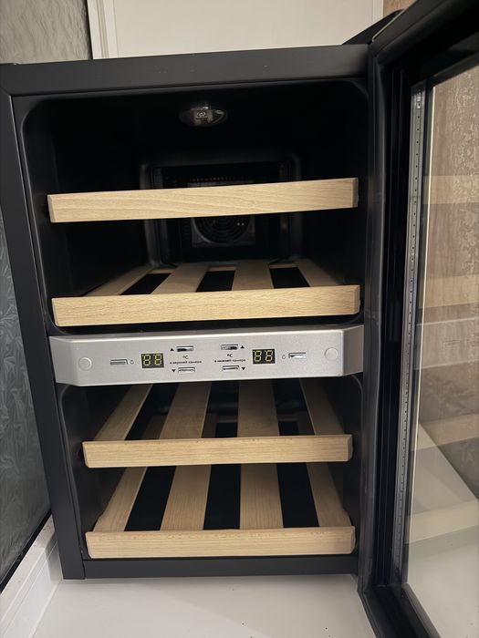 Холодильник MEYVEL