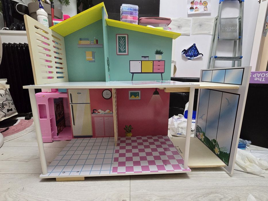 Căsuța din lemn compatibila cu păpuși Barbie de 29 cm