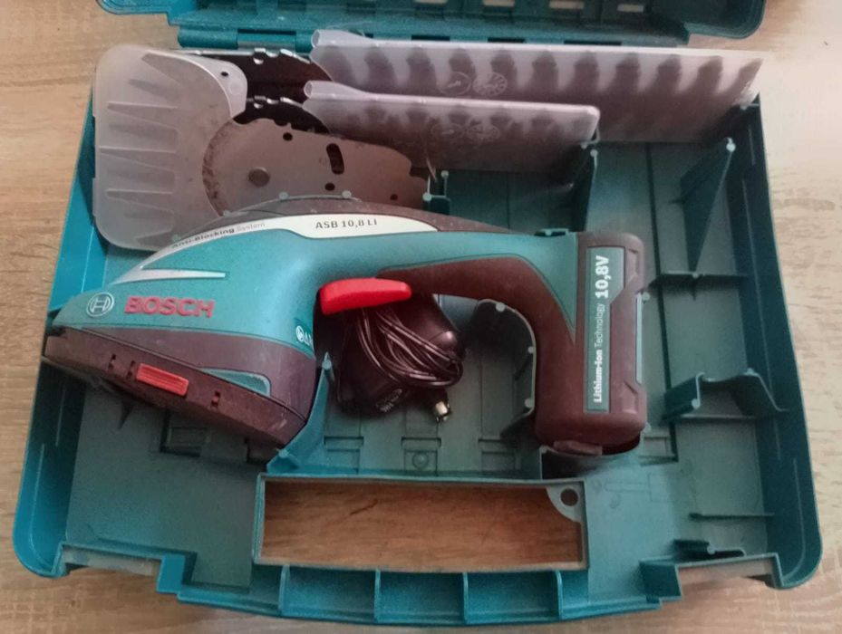 Bosch ASB 10,8 LI Set – Акумулаторна ножица за трева и храсти 3-в-1 (Малко използвана)