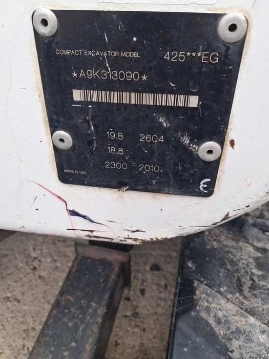 Vând miniexcavato bobcat 425