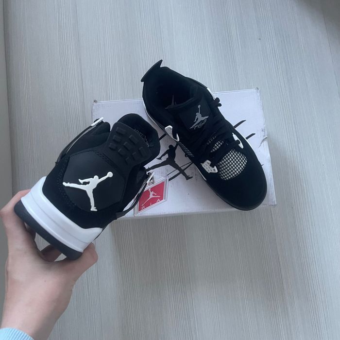 Jordan 4 White Thunder Mărimea 43