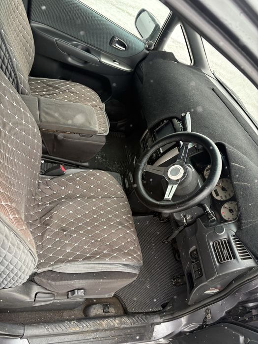 Продам машину мазда премаси 2002года автомат