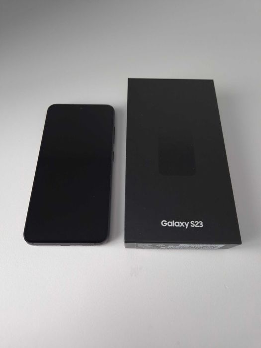 ОТЛИЧЕН! Samsung Galaxy S23, 256 GB, Black + 4 Кейса и 9 Протектора